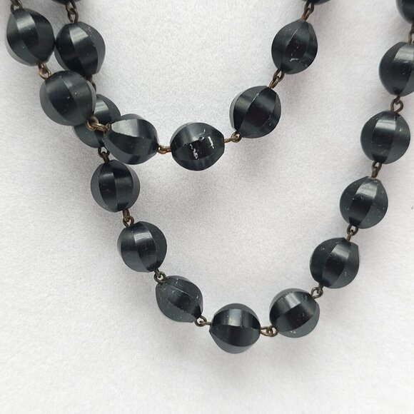 Vintage Flapper Extra Long Black Glass Faceted Beaded Necklace No Clasp 54 in - Picture 2 of 6